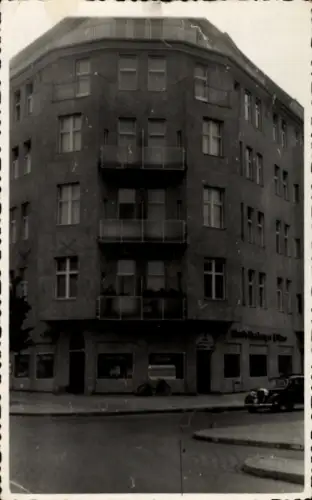 Foto Berlin, Wohnhaus, Eckgebäude, Gastwirtschaft, Auto, 23. September 1954