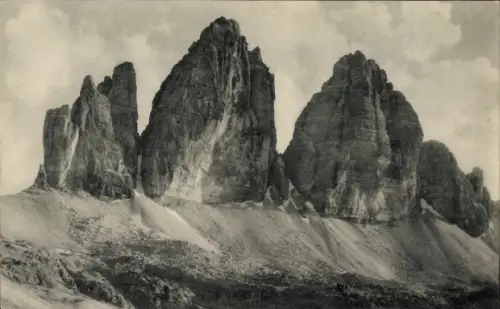 Ak Toblach Dobbiaco Südtirol, Tre Cime di Lavaredo, Drei Zinnen,  Gebirgslandschaft, Schwarz-Weiß