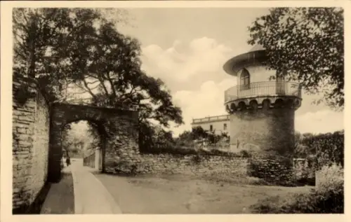 Ak Sangerhausen am Harz, Wasserturm, Torbogen, Baum, Weg