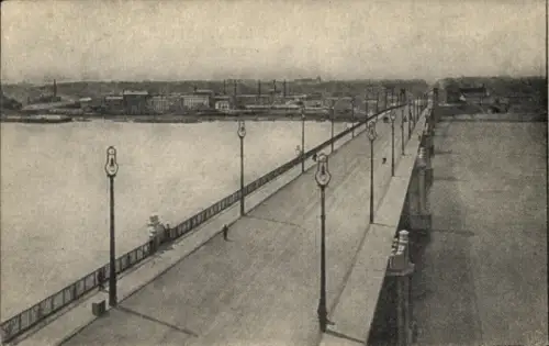 Ak Warszawa Warschau Polen, Weichsel-Brücke, Flussansicht, Laternen, Industriegebäude