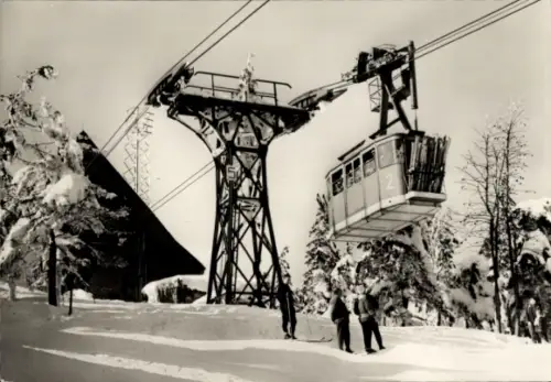 Ak Oberwiesenthal im Erzgebirge, Seilbahn, Bergstation, Schnee, Fichtelberg-Schwebebahn