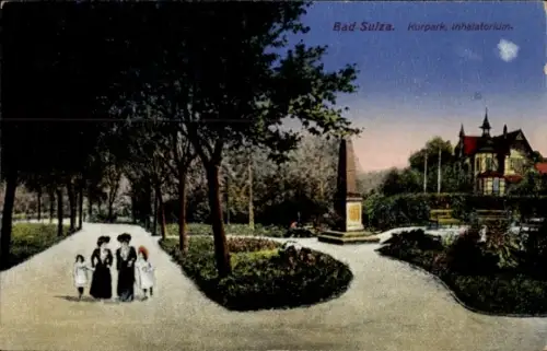Ak Bad Sulza in Thüringen,  Kurpark, Inhalatorium, Spaziergänger, Monument