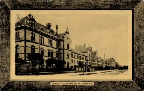 Präge Passepartout Ak Düsseldorf am Rhein, Kaserne-Füsilier-Regiment 39