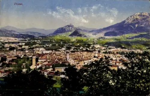 Ak Trento Trient Südtirol, Stadtansicht von  Berge im Hintergrund, farbenfrohe 