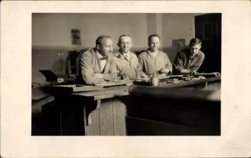 Foto Ak Buchdruckerei, Arbeiter