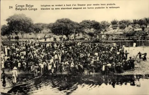 Ak Congo Belge DR Kongo Zaire, Indigènes se rendant à bord d'un Steamer pour vendre leurs produits