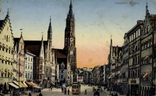 Ak Landshut in Niederbayern, Landshut Altstadt,  Gebäude, Uhrturm, Straßenbahn