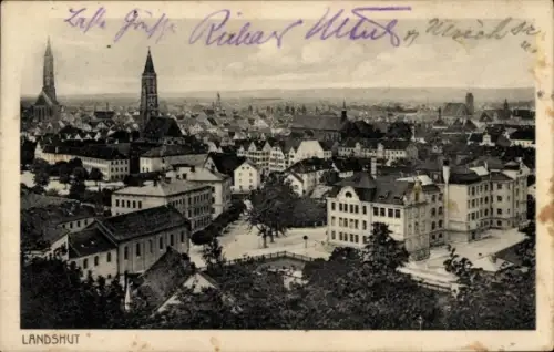 Ak Landshut in Niederbayern, Stadtansicht,  Kirchen, Häuser, Landschaft