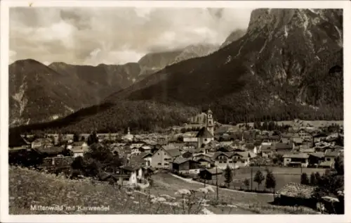 Ak Mittenwald in Oberbayern,  Karwendel, Berge, Landschaft, 
