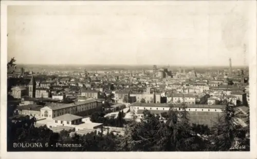 Ak Bologna Emilia Romagna, Panorama von  Stadtansicht, keine Persönlichkeiten, schwarz-weiß