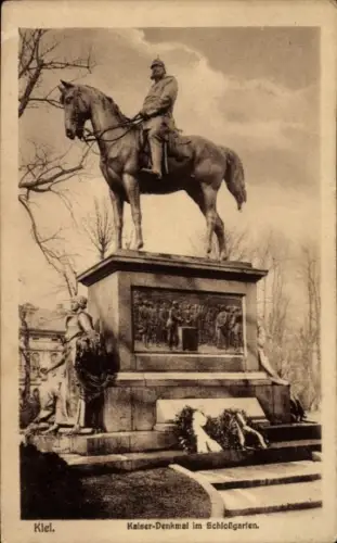 Ak Kiel, Kaiser-Denkmal, Reiterstatue, Schloßgarten, Kiel