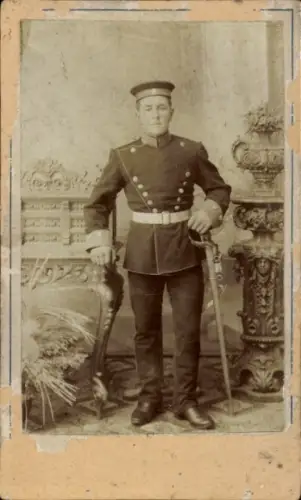 Kabinett Foto Neumarkt in der Oberpfalz, Deutscher Soldat in Uniform