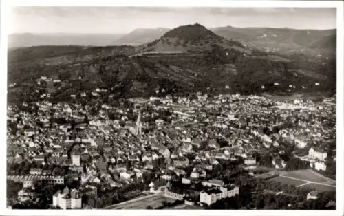Ak Reutlingen in Württemberg, Luftaufnahme von  Blick auf Achalm, Schwarz-Weiß-Fotografie