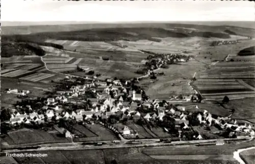 Ak Fischach in Schwaben, Luftaufnahme von  Schwaben, ländliche Umgebung, viele Häuser