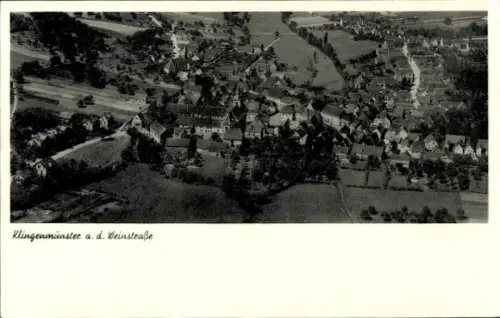 Ak Klingenmünster an der Weinstraße Pfalz, Luftaufnahme von Klingenmünster, Weinstraße, viele Häu