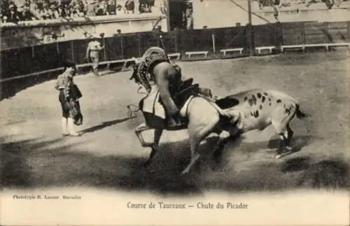CPA Course de Taureaux, Chute du Picador