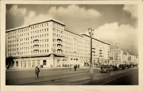 Ak Berlin Friedrichshain, Partie am HO Kaffee Warschau