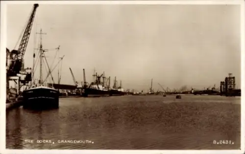 Ak Grangemouth Schottland, Hafenansicht, Schiffe, Kräne, Grangemouth