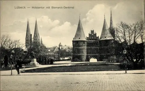 Ak Hansestadt Lübeck, Holstentor, Bismarck-Denkmal, Türme, Park