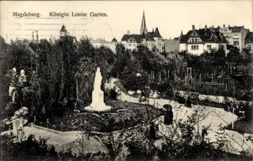 Ak Magdeburg an der Elbe, Königin Louise Garten, Statue, Gartenlandschaft, Menschen, Pflanzen