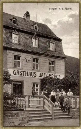 Ak Burgen an der Mosel, Gasthaus Jägerhof,  Menschen, Hund