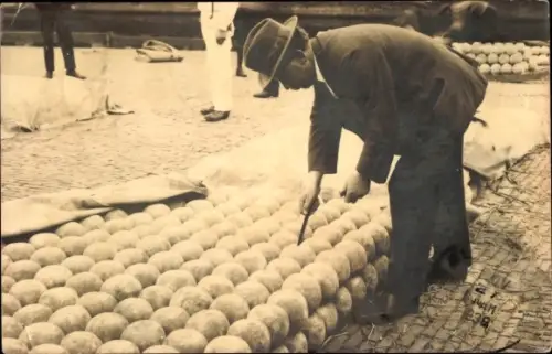Foto Ak Bodegraven Südholland, Käsemarkt