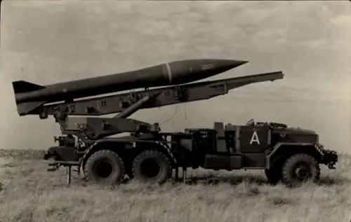 Foto Ak Bundeswehr, Rakete, Fahrzeug