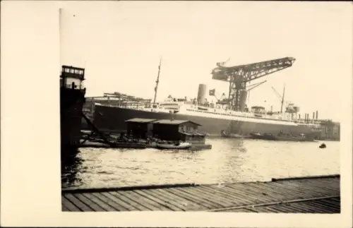 Foto Ak Hamburg, Hafen, Dampfer Columbus, Norddeutscher Lloyd Bremen, Schnelldampfer