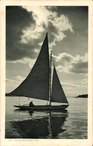 Ak Starnberg am Starnberger See Oberbayern, Segelboot auf dem  Wolken, Wasseroberfläche