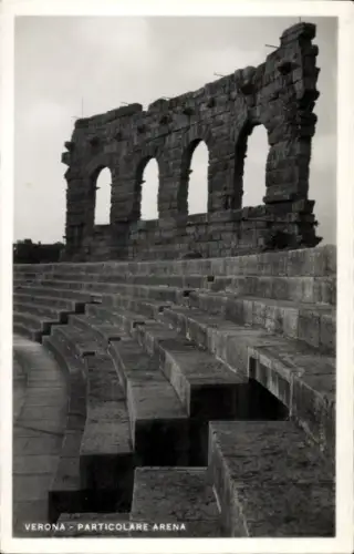 Ak Verona Veneto,  Arena, antike Architektur, Steinsäulen, Sitzreihen