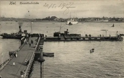 Ak Kiel,  Revenfloubrücke, Dampfer, Segelboot, Pier, Wasser