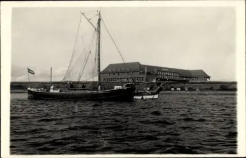 Foto Ak Wyk auf Föhr Nordfriesland, Segelschiff