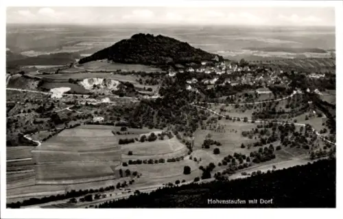 Ak Hohenstaufen Göppingen in Württemberg, Landschaft mit  Dorfansicht, Felder, Bäume