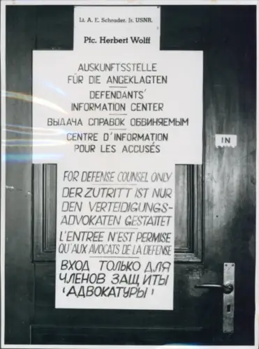 Foto Nürnberger Prozess, Auskunftsstelle für die Angeklagten im Justizpalast, Verteidiger