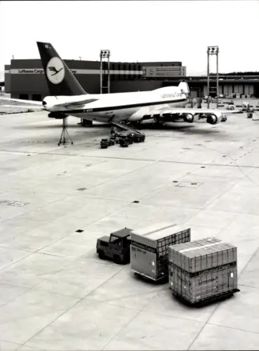Foto Frankfurt am Main, Flughafen, Flugzeug, Lufthansa