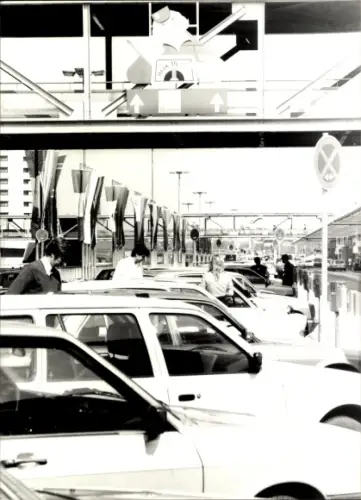 Foto Frankfurt am Main, Flughafen, Autos