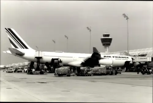 Foto Riem München Bayern, Flughafen, Flugzeug Air France, Airbus A340