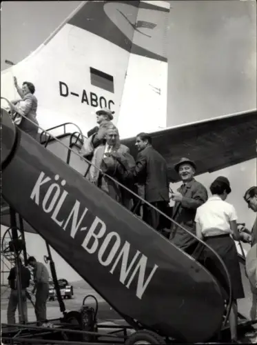 Foto Köln am Rhein, Flughafen, Flugzeug, Passagiere