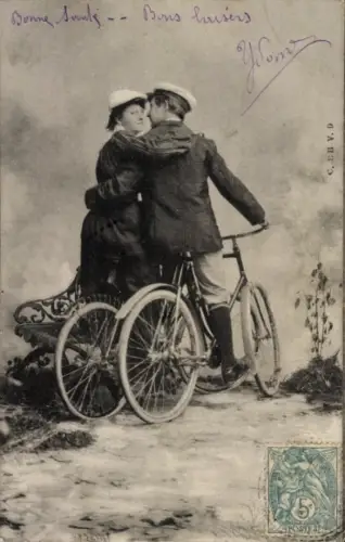 Ak Liebespaar, Radfahrer, Fahrräder