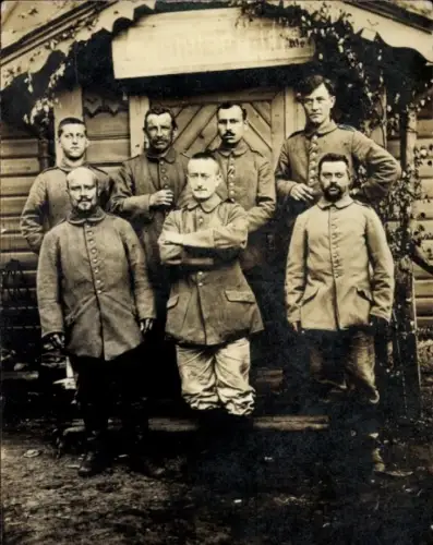 Foto Ak Deutsche Soldaten in Uniformen, Gruppenfoto