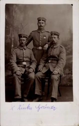 Foto Ak Deutsche Soldaten in Uniform, Kaiserzeit