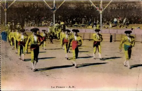 CPA Course de taureaux, Le Paseo