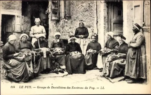 Ak Le Puy en Velay Haute Loire, Spitzenklöpplerinnen in Tracht