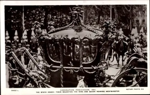 Ak London, Krönungsprozession George V. 1911, König und Königin in der Kutsche bei Westminster