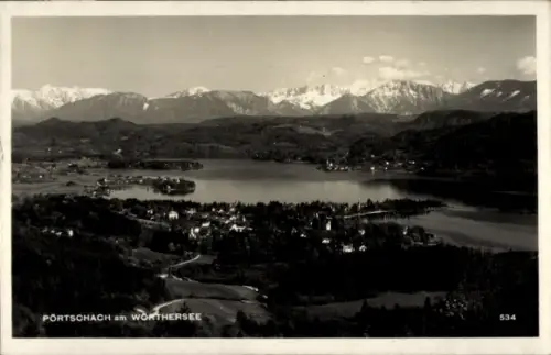 Ak Pörtschach am Wörther See Kärnten, Landschaftsaufnahme, Wörthersee, Berge im Hintergrund, 
