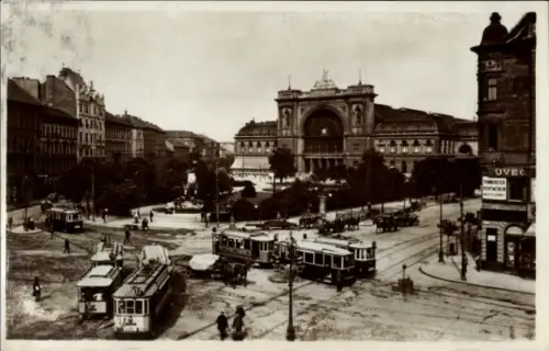 Ak Budapest Ungarn, Ost-Bahnhof, Straßenbahnen