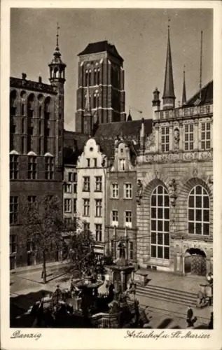Ak Gdańsk Danzig,  Artushof, St. Marien,  Gebäude, Brunnen