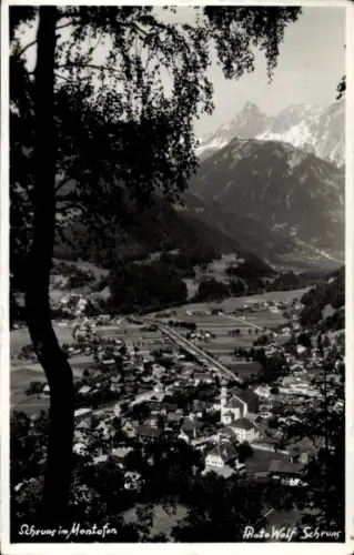 Ak Schruns in Vorarlberg, Schrung im Montafon, Foto Wolf  Berglandschaft, Dorfansicht
