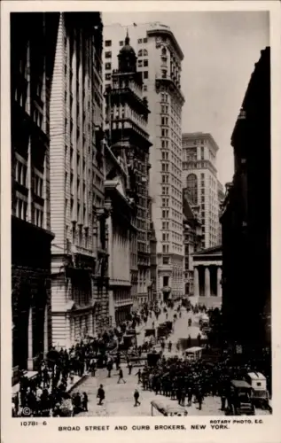 Ak New York City USA, Blick auf Broad Street, Menschenmenge, hohe Gebäude, New York