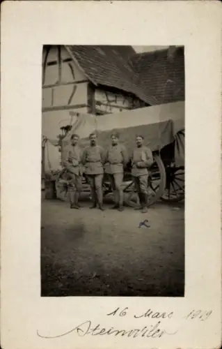 Foto Ak Steinweiler in der Pfalz, Französische Besatzung, Soldaten in Uniformen